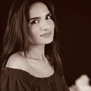 Meet Your Posher, Fiza